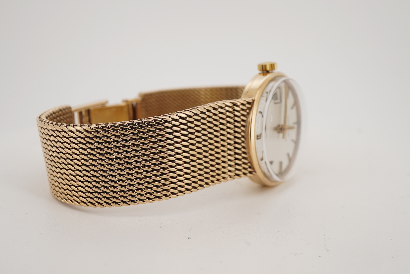 Longines, a lady's 9ct gold automatic wristwatch, circa 1978